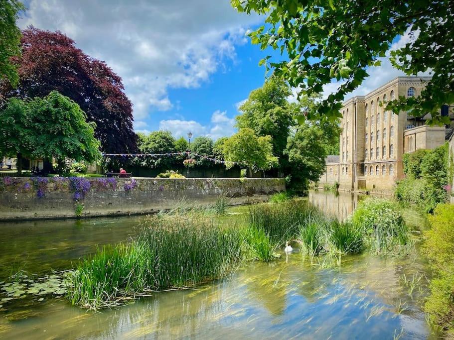 Period Apartment, Great Views, In Heart Of Town. Bradford-On-Avon Exterior foto